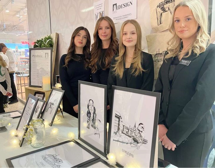 Din Design UF. Rita Dawod, Maja Sjöberg-Luthman, Maria Perers och Linn Persson.