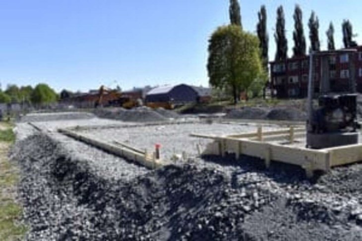 När spaden väl sattes i marken har grävarbetet för den blivande skateparken gått fort. Foto: Pär Sönnert