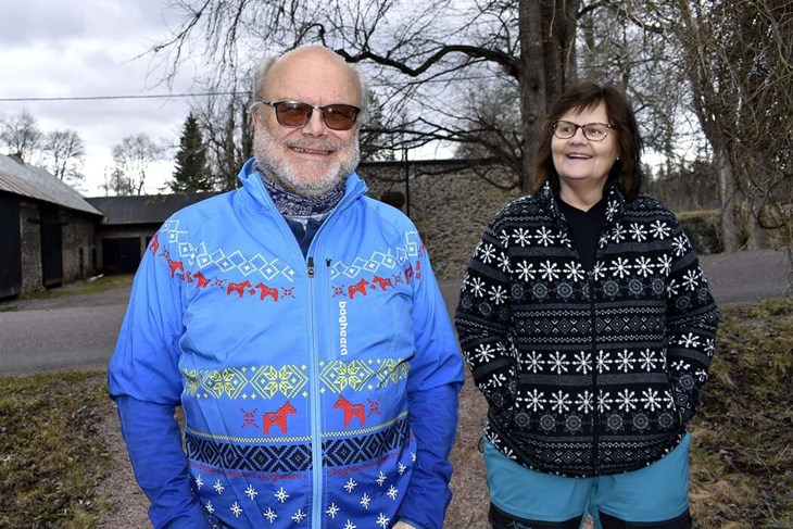 Förhoppningen är att om försöket med Ulven Runt faller väl ut så kan arrangemanget utökas framöver. "Norrut har vi sjön Grängen så om vi förlänger sträckan även runt den sjön så kommer vi upp i en halvmara", säger Calle Myrsell. Till höger: Solveig Bodare som konstaterar att det blir en fullspäckad dag i Silvberg den 11 maj då det även är ett sångarrangemang i Silvbergs kyrka. Foto: Pär Sönnert