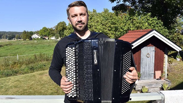 Dragspelsvirtuosen har blivit reparatör: Dragspelsvirtuosen har blivit reparatör: