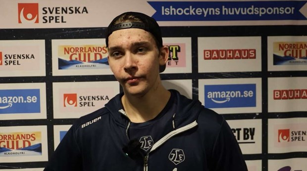 ”Gissa om de håller ögonen på målvaktstalangen”