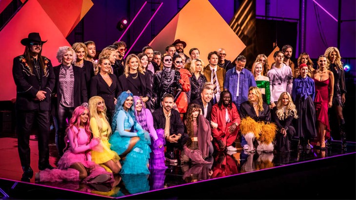 Artisterna som medverkar i årets Melodifestival samlade för fotografering. Första deltävlingen sänds 1 februari klockan 20.00 på SVT. Foto: SVT