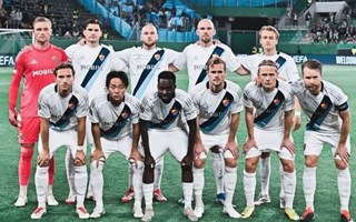 ”Kan inte låta bli att skriva om den historiska semifinalen”