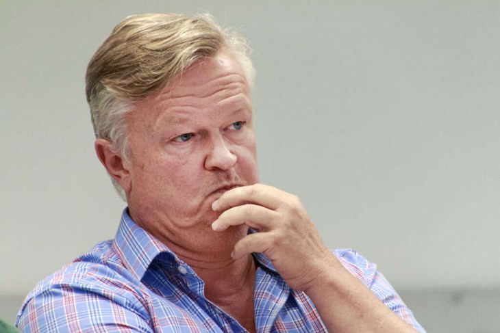 "Det är ett svårt men nödvändigt beslut. Vi måste tänka långsiktigt och använda våra resurser på ett hållbart sätt", säger Lennart Mångs (M), kommunstyrelsens ordförande. Foto: Arkiv
