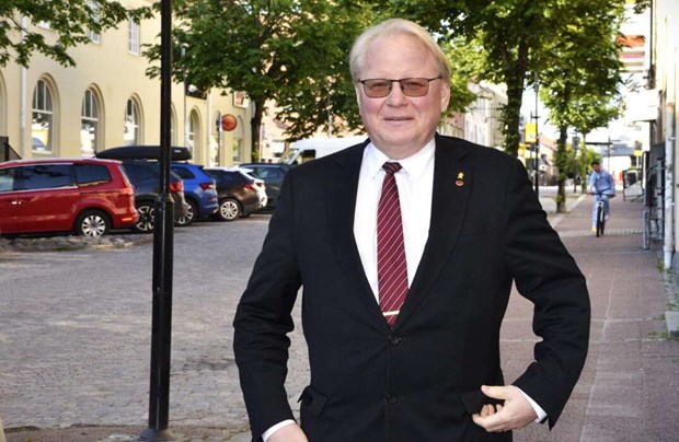Hultqvist skildrar maktens korridorer i ny bok