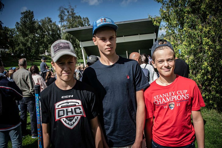 Casper, Axel och Hannes var på plats för att se en idolen Boqvist. Foto: Christian Larsen