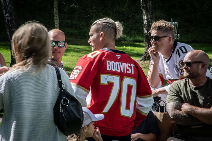 Mikael Gråbo var konferenciär när NHL-proffset Jesper Boqvist gästade Sveaparken i Hedemora.