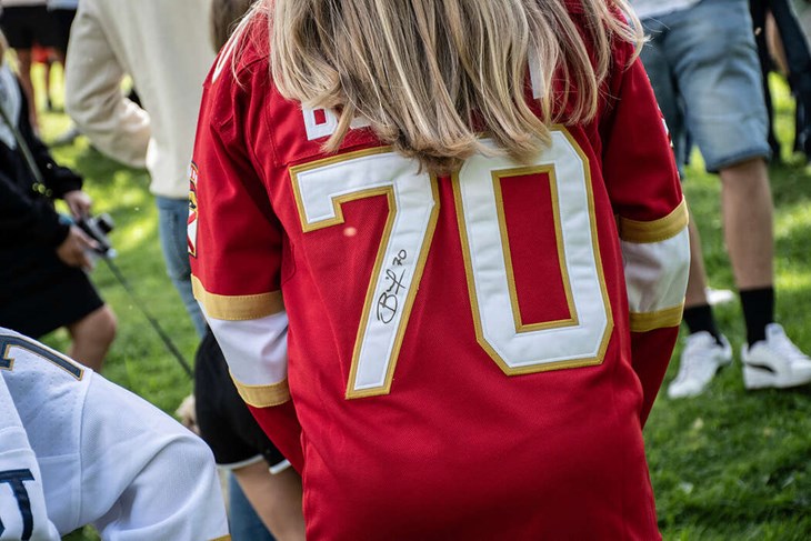 Floridatröjorna var något som inte saknades i Sveaparken under tisdagen. Foto: Christian Larsen