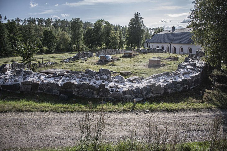 Ruinen av Gudsberga kloster, som kom att ge namnet till byn Kloster. Foto: Christian Larsen