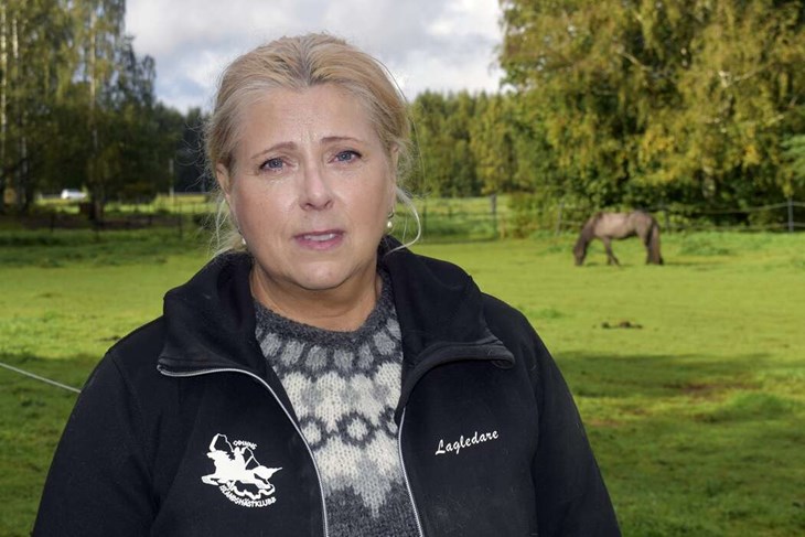Ulrika Rydberg Andrén har haft islandshästar i åtta år. "Det är en väldigt trevlig hästras och det är underbart med tölten", säger hon. Foto: Pär Sönnert