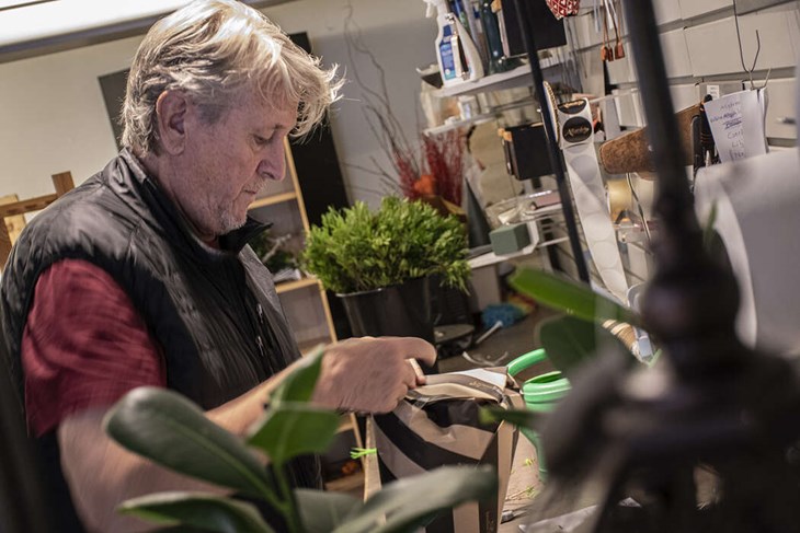 Peter Fredriksson tänkte först driva butiken några år. Det blev 35. Foto: Christian Larsen