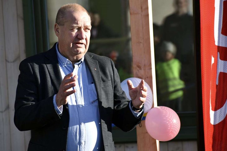 Jan Wiklund (M), ordförande för barn- och utbildningsnämnden i Gagnefs kommun, var nöjd över att skol- och förskolebygget gått betydligt snabbare än beräknat. Foto: Pär Sönnert
