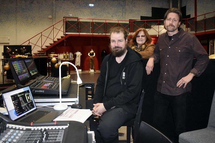 Den 1 oktober började Simon Svedlund jobba som ljudtekniker och bokningsansvarig för Borlänge Folkets hus-förening. Här ses han tillsammans med Pia-Lena Andersson och Linus Fröbom. Foto: Pär Sönnert
