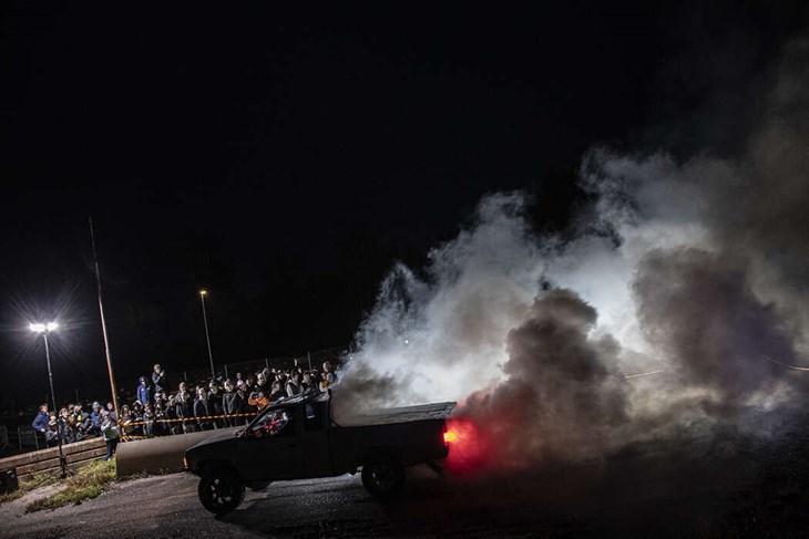 Burnouten uppstod i USA på 1940-, och 1950-talen, då för att värma upp däcken inför en tävling. Foto: Christian Larsen