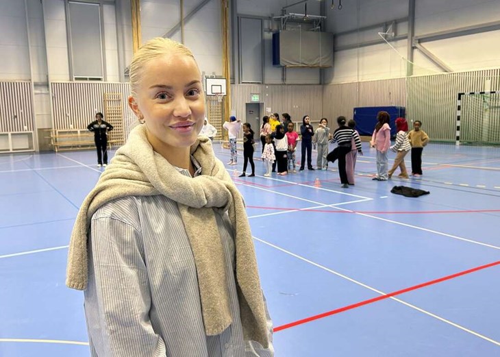 Ungefär 200 barn deltar i någon aktivitet under Trevligt hus i Paradishallen eller skolan under en vecka, berättar samordnaren Hanna Tunström. "Här kan man testa och det är inte hela världen om man inte gillar en aktivitet", säger hon. Foto: Karin Diffner