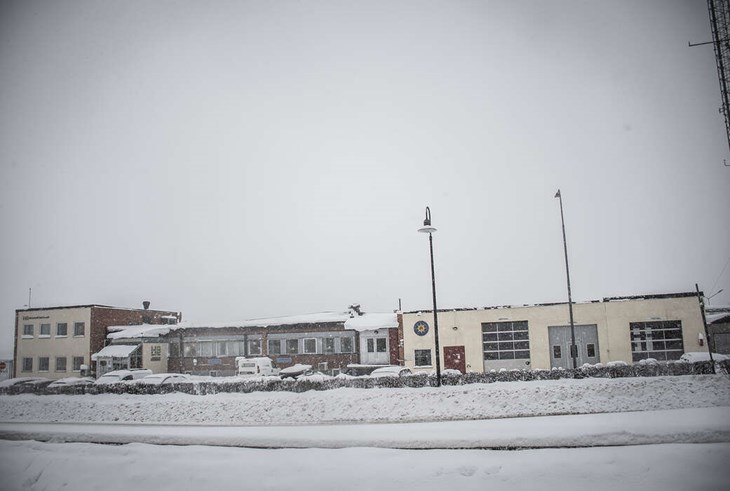 Hedemorabostäder sitter i dag vägg i vägg med räddningstjänsten. Beslutet för detaljplanen togs i maj 1998 och reviderades i oktober 2020. Foto: Christian Larsen