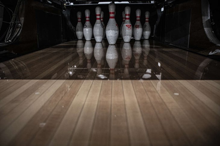 Bowlinghallen i Vasahallen slog igen i november. Vid en brand upphör hissarna i Vasahallen att fungera. När detta uppdagades valde man att direkt låsa dörren till bowlinghallen. Foto: Christian Larsen