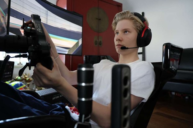 Unga racinglöftet från Vika: ”Det har varit min styrka” Unga racinglöftet från Vika: ”Det har varit min styrka”