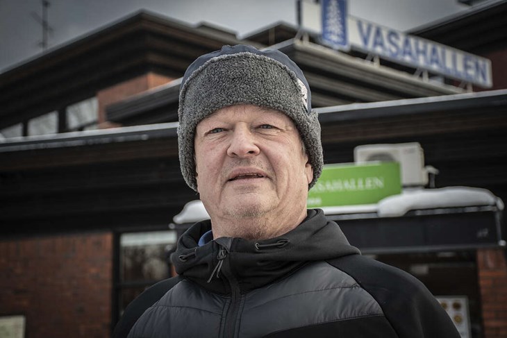 Oppositionsrådet Lennart Mångs (M) kritiserar den obefintliga tiden för förberedelse han fick när ärendet om simbassängen plötsligt dök upp på ett sammanträde. Foto: Christian Larsen