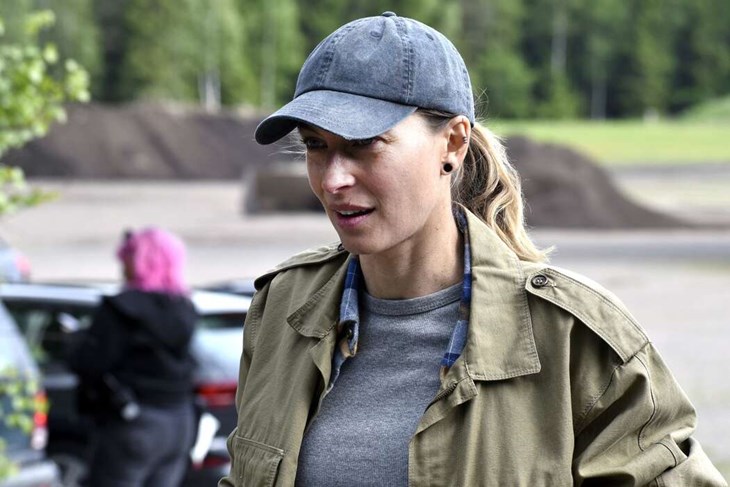 Falubördiga Cecilia Forss har en av rollerna i Riksmord. Foto: Pär Sönnert