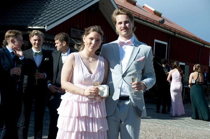 ”Vi hoppas på lite fest”, säger Elias Walldén och Vilda Borbos. Foto: Lisa Björklund