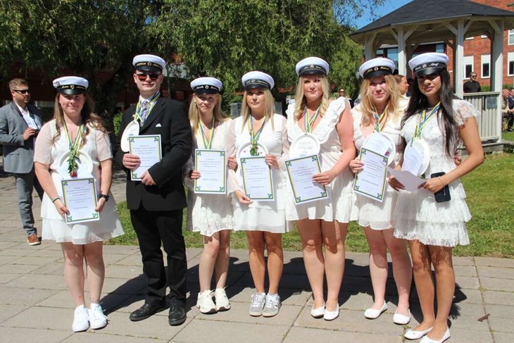 Nytt för i år var bidrag till vård- och omsorgeleverna som tog studenten. De fick ett bidrag från kommunen till att ta körkort.