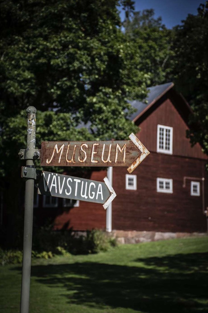 I byn var biblioteket endast öppet på söndagarna på den tiden. I hyllorna fanns omkring 400 inbundna böcker. Foto: Christian Larsen