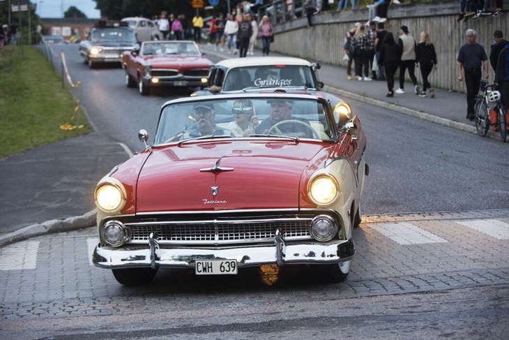 På lördagen under Nostalgidagarna hålls den stora cruisingen genom Säter. Bilden togs under cruisingen för ett par år sedan. Foto: Sara Flodin/Arkiv
