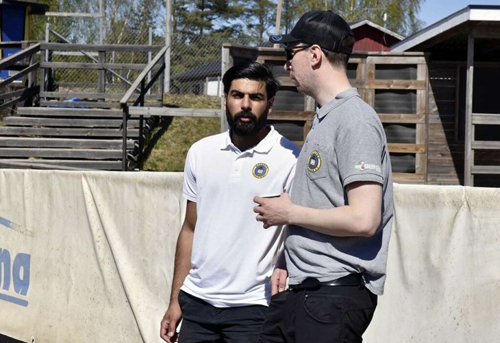 Lagledarduon Emil Hellman-Ivarsson och Alexander Liljekvist i samspråk. Foto: Niclas Bergvall