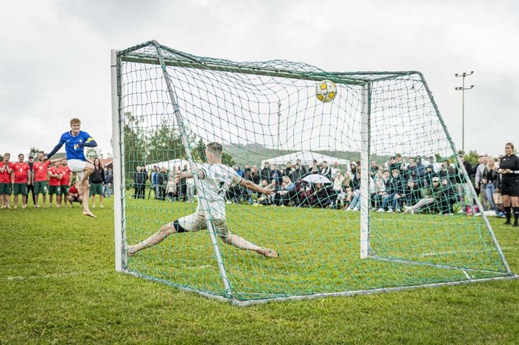 Straffsparkar avgjorde fjolårets final mellan Portugal–Frankrike. Foto: Lars Matti, Fotografika
