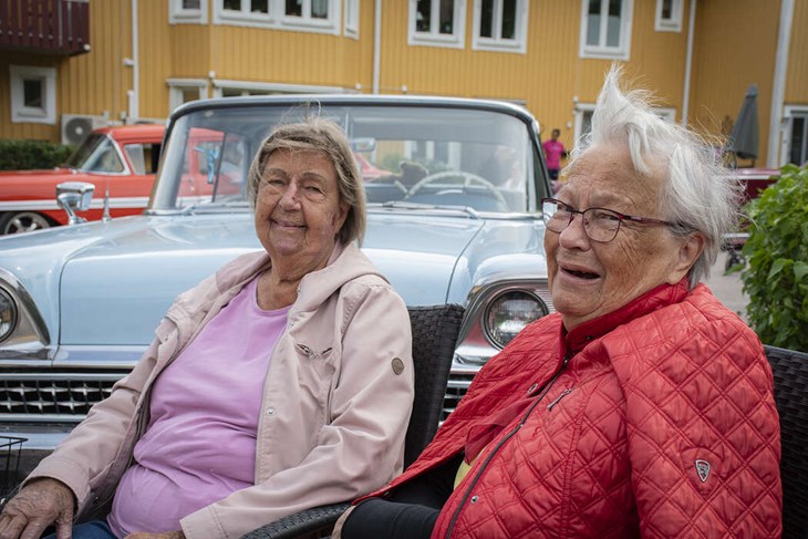 Ann-Marie Hedström och Britta Karlsson njöt av musiken. Foto: Christian Larsen