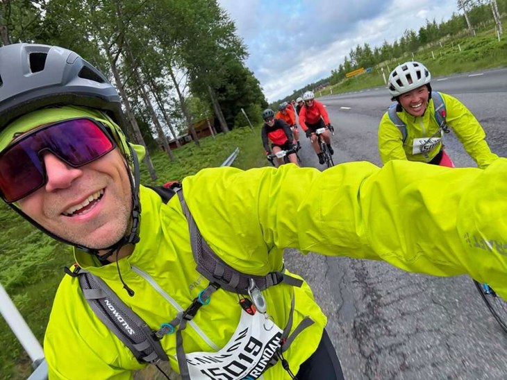Mikaela Näslund är både sjuksköterska och utbildare inom HLR. För henne har händelsen på Vätternrundan blivit ännu ett bevis på varför kunskapen är så viktig. Foto: Malin Westling