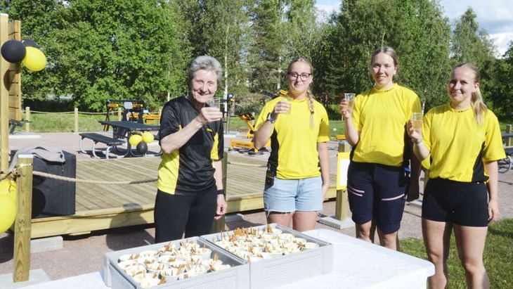 Del av projektgruppen som arbetat med utegymmet. Från vänster Susanne Andersson, Elsa Resare, Malin Jansson och Selma Resare. Foto: Maria Karlsson