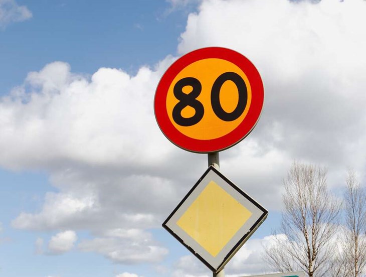 Sänkt hastighet skulle kunna vara ett alternativ för fyrvägskorsningen. Foto: Dreamstime