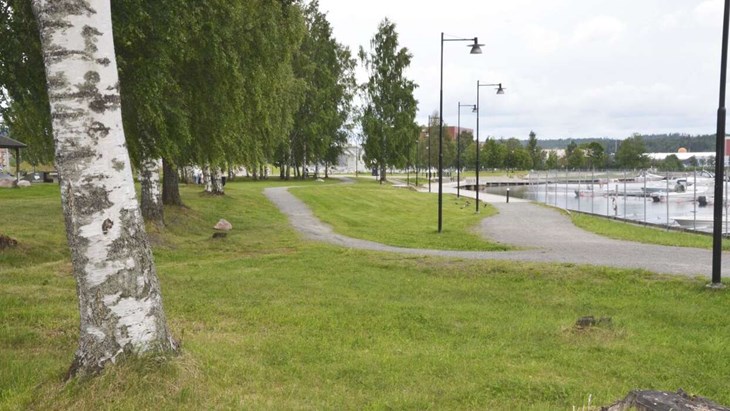 En stor del av Lysmasken arrangeras vid Väsmans strand. Foto: Maria Karlsson