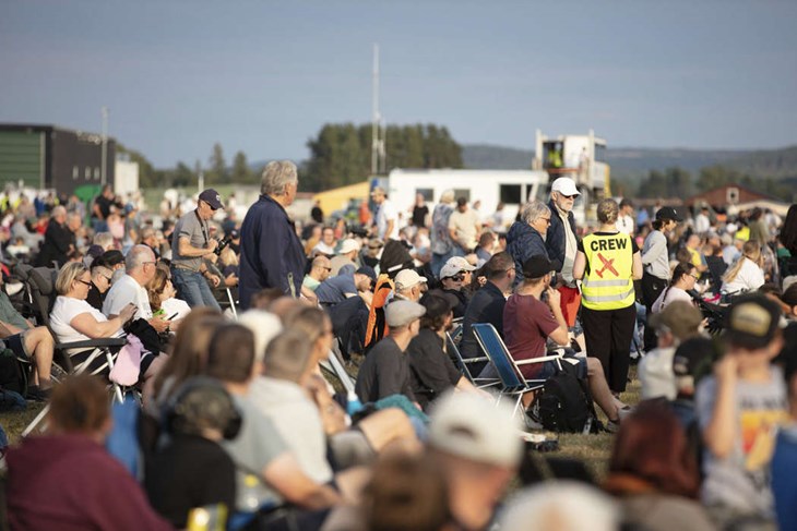 Arrangörerna uppskattar att 5 000 besökare såg flyguppvisningarna på lördagen. Foto: Per Lejström