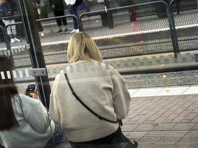Varningen: Unga pressas att agera 'målvakt'