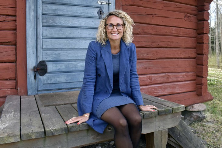 På Moderaternas lista till kommunalvalet i Säter har ettan Caroline Willfox Byström sällskap av dottern Tintin Willfox, på sjätte plats, och maken Henrik Willfox Byström, på elfte plats. "Tintin kan absolut komma in i kommunfullmäktige men det är nog inte så troligt att Henrik också gör det", säger Caroline. Foto: Pär Sönnert