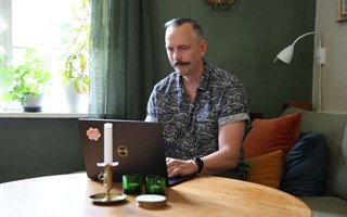 Polisen Roger debuterar som författare