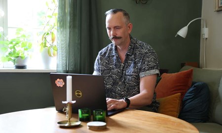 Polisen Roger debuterar som författare