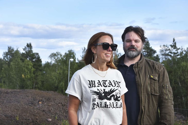 Linda Haglund och Claes Andersson har skapat nya podden "Falusnack" som sätter hundra procent fokus på just Falun. Foto: Sonny Jonasson