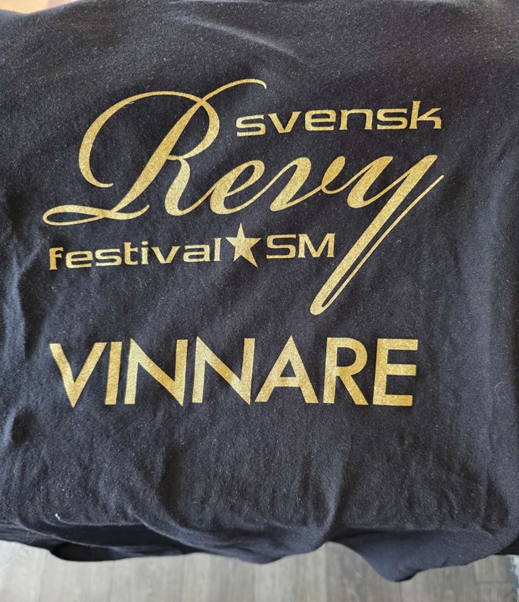 Tröja till revyvinnarna. Foto: Privat