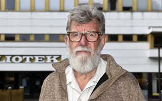 Släpper bok på 70-årsdagen 