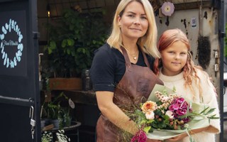 Sophie startade blombutik i gammalt hästsläp