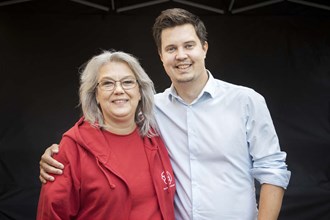 Vill låta högstadieelever arbeta i vården