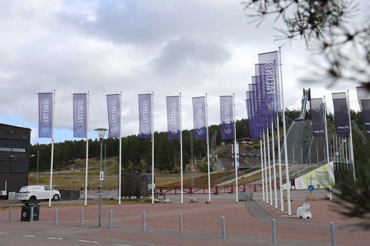 Det är full fart på VM-kontoret inför skid-VM i Falun 2027. Arenan ska färdigställas, Lugnet ska kopplas ihop med centrala Falun och över 200 000 besökare väntas till Dalarna. Foto: Malin Westling
