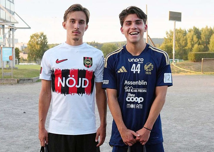 Anton Kurochkin i Brommapojkarna och Falu BS tvåmålsskytt Tomas Borquez utsågs till matchens lirare. Foto: Falu BS