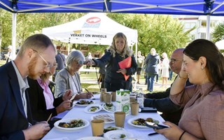 Trivsamt i Stadshusparken när kockarnas kommunkamp avgjordes