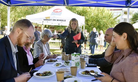 Trivsamt i Stadshusparken när kockarnas kommunkamp avgjordes
