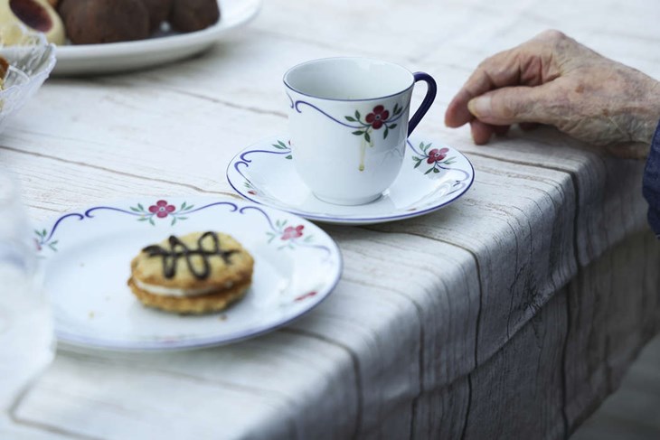 Det är ett enkelt upplägg för träffarna, inget program och inga krav på att prestera eller delta i någon särskild aktivitet. Det är fika och samtal som står i centrum. Foto: Malin Westling